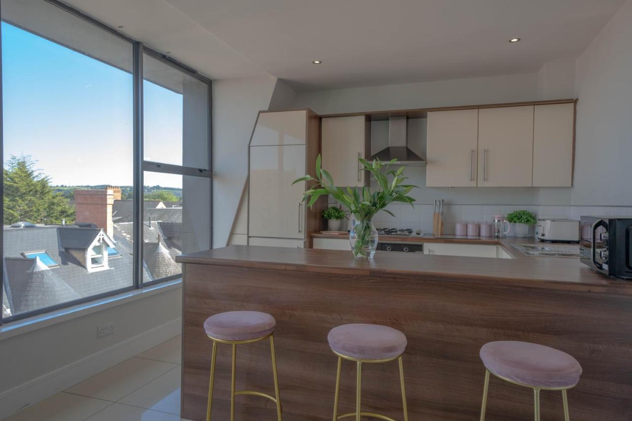 Rooftop Apartment At Queens Beautiful Views 贝尔法斯特 外观 照片